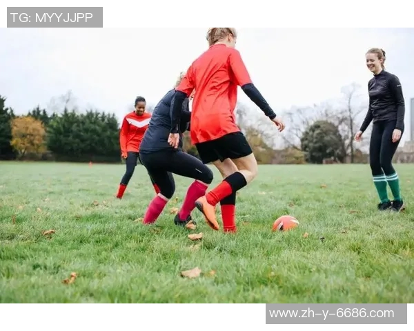 男足球星与女足美女邂逅引热议 两位运动员背后不为人知的故事 男足球星与女足美女邂逅引热议 两位运动员背后不为人知的故事